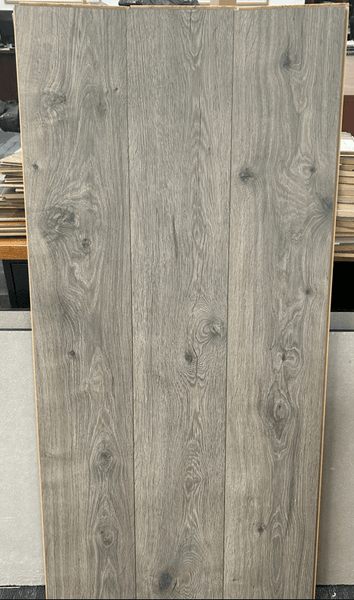Laminate CLEARANCE | Mohawk - Gunbarrel Oak - Laminate Mohawk
