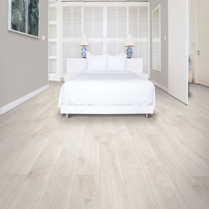 Laminate Mohawk - RevWood Plus - Cypresta - Heirloom Oak - Premium Laminate Flooring Mohawk