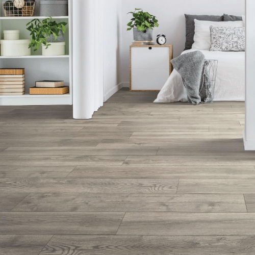 Mohawk Rivercrest Windsmoke Oak Laminate