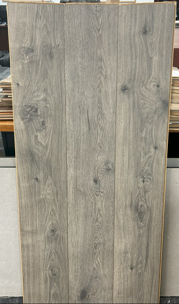 CLEARANCE | Mohawk - Gunbarrel Oak - Laminate