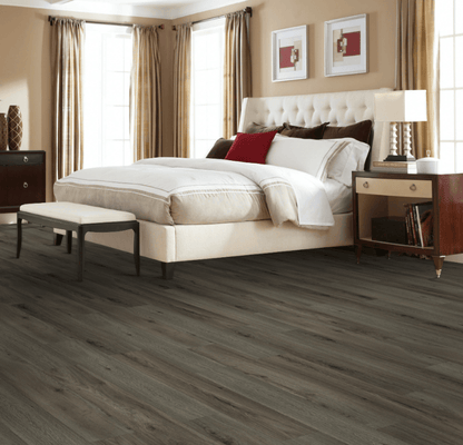 Luxury Vinyl Plank Mohawk - SolidTech Essentials - Whitmore Terrace 4.5 - Ashwood - LVP Mohawk