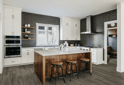 Luxury Vinyl Plank Mohawk - UltimateFlex - Loose Lay - Whitmore Terrace - Ashwood - LVP Mohawk